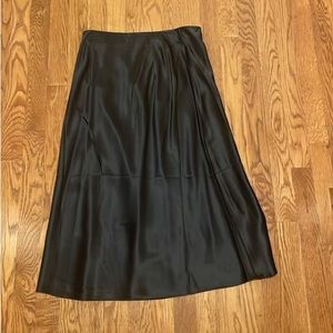 NWOT quince medium black skirt